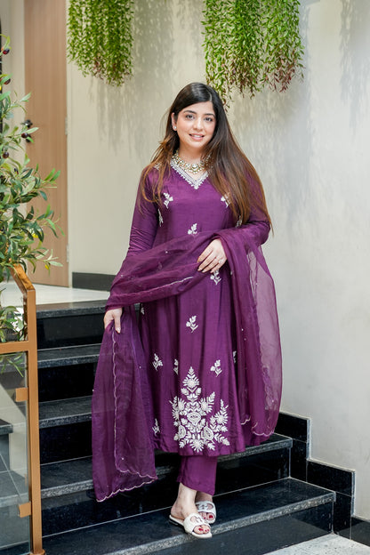 Naima Embroidered Silk Suit Set
