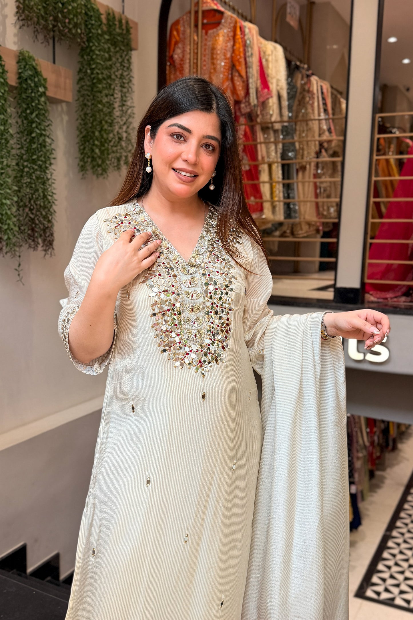 Mrinali Mirror and Gotta Detailing Suit Set