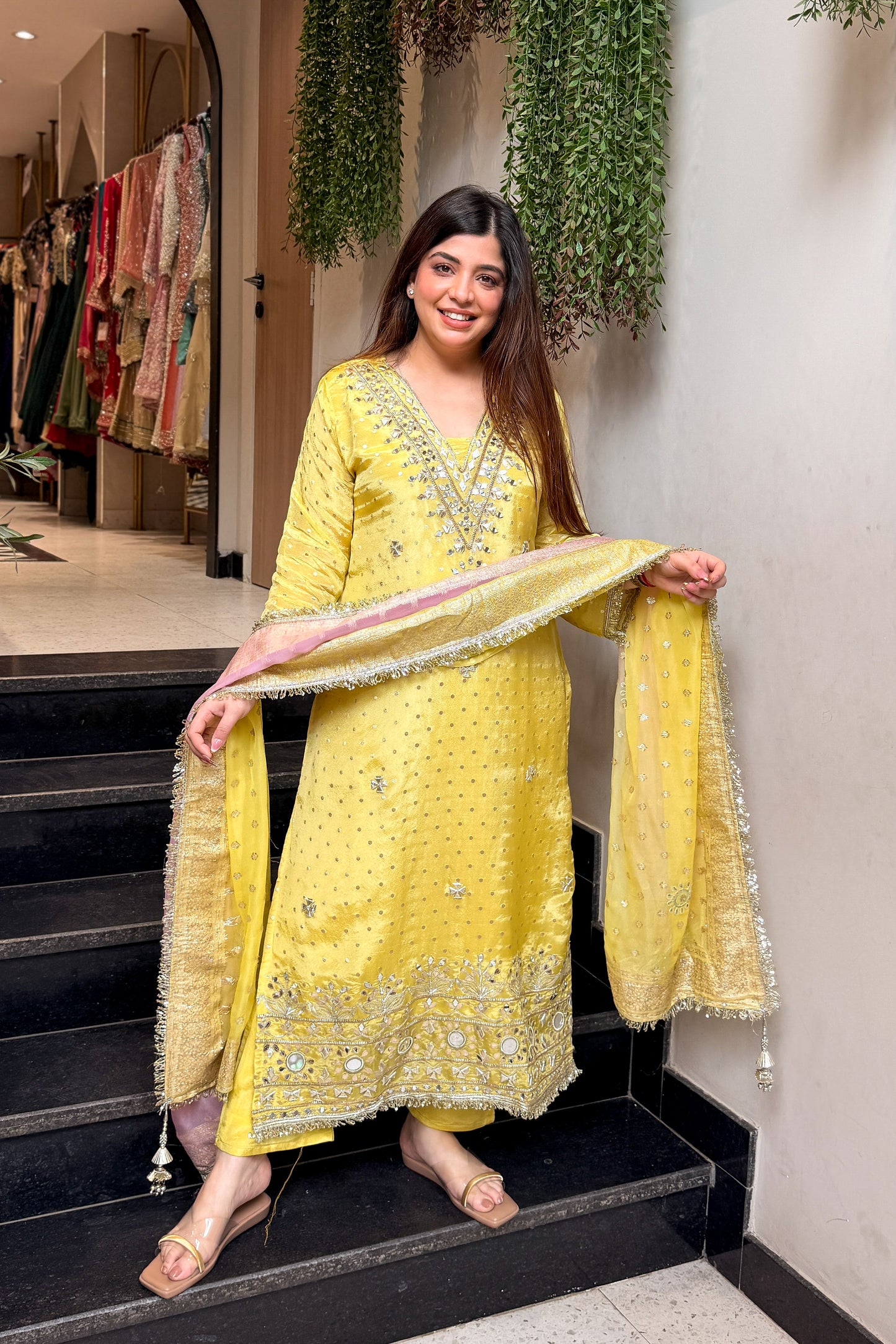 Shloka Mirror & Gotta Detailing Suit Set