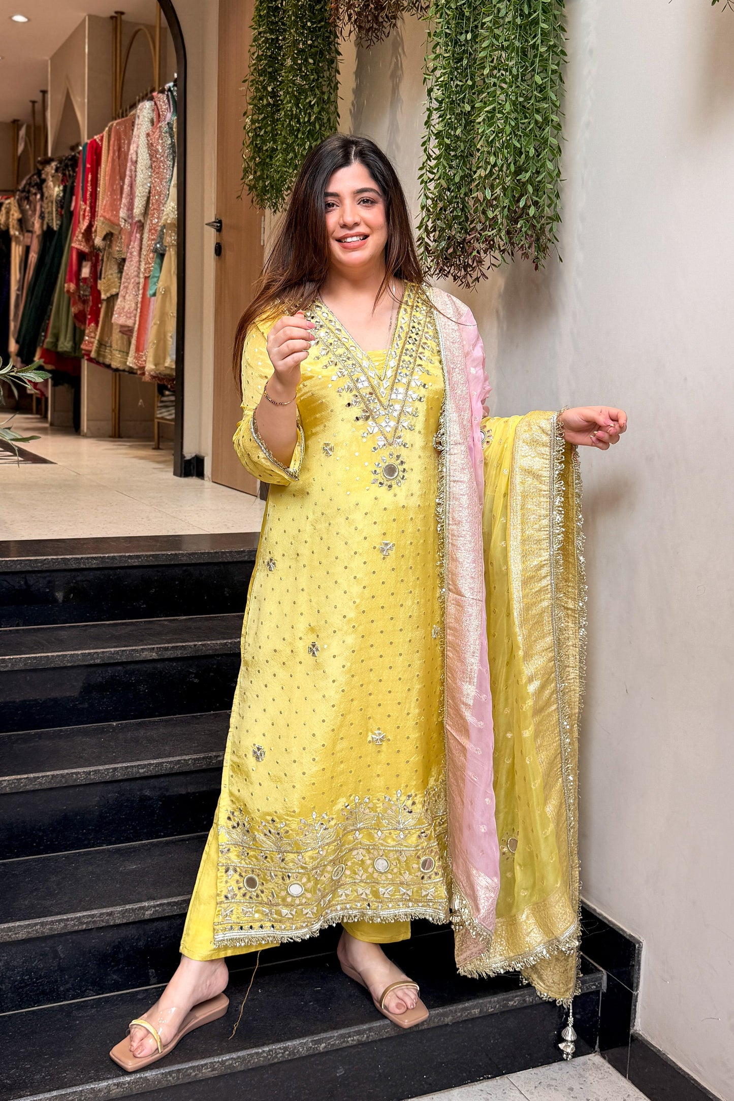 Shloka Mirror & Gotta Detailing Suit Set