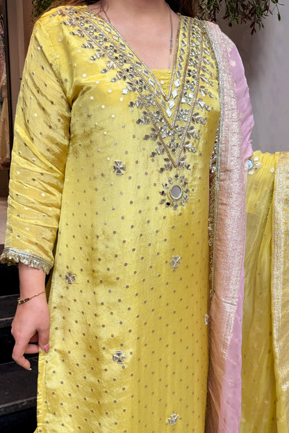 Shloka Mirror & Gotta Detailing Suit Set