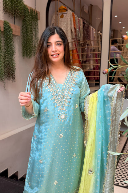 Shloka Mirror & Gotta Detailing Suit Set