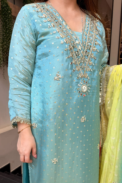Shloka Mirror & Gotta Detailing Suit Set