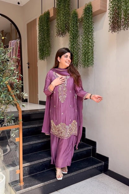 Viyona Embroidered Suit Set