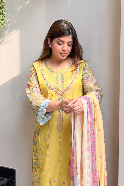 Sabeeka Pakistani Embroidered Suit Set