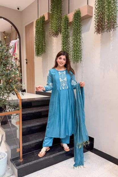 Rishita Thread Embroidered Suit Set