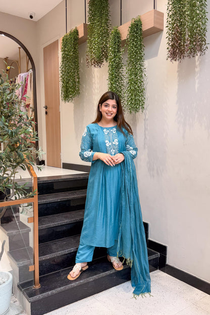 Rishita Thread Embroidered Suit Set
