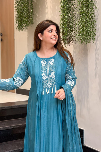 Rishita Thread Embroidered Suit Set