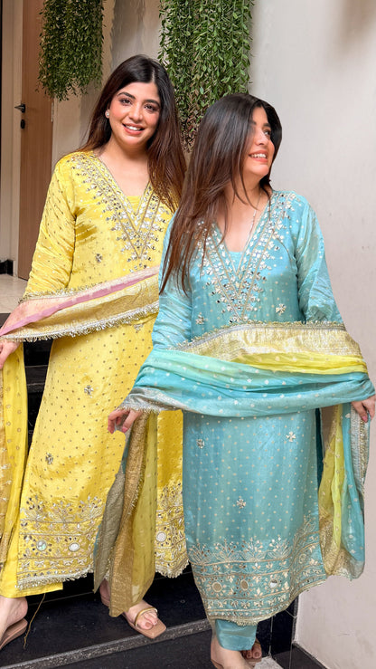 Shloka Mirror & Gotta Detailing Suit Set
