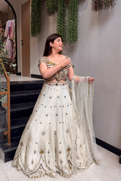 Yalina Hand Embroidered Lehenga