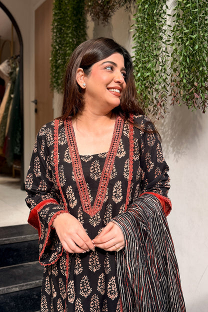 Pravita Floral Lace Work Suit Set