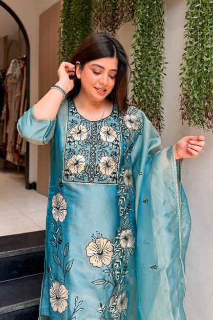 Advira Floral Embroidered Suit Set