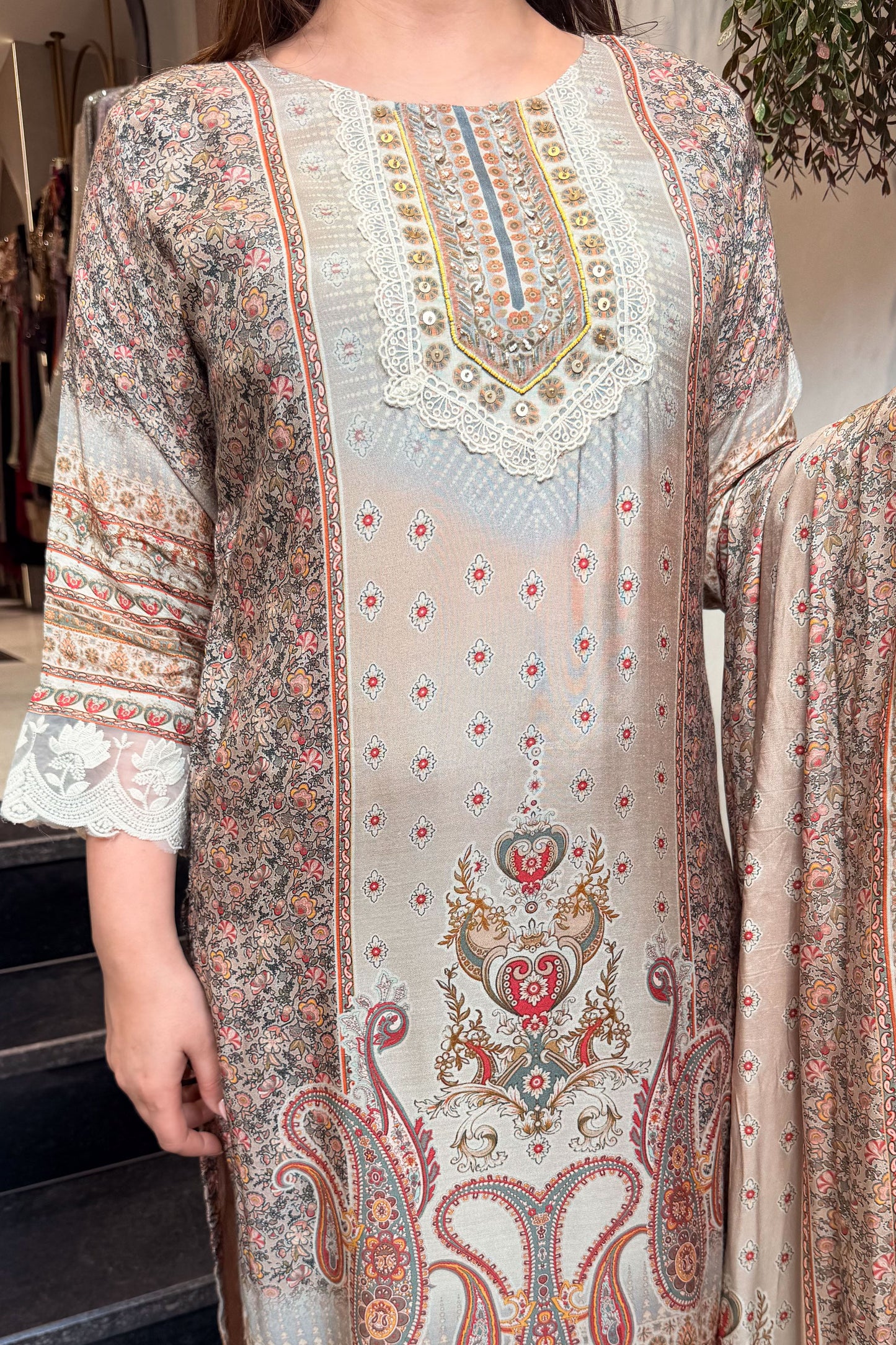 Vidya Printed Schiffli Detailing Suit Set