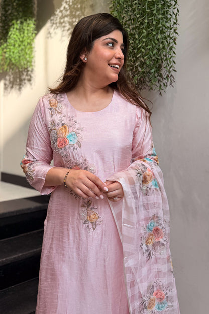 Vafa Floral Embroidered Suit Set