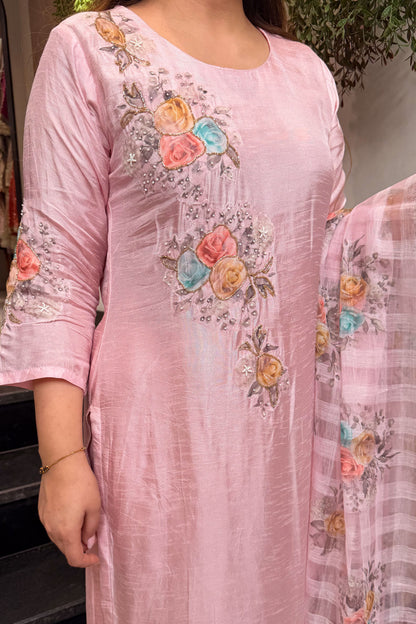 Vafa Floral Embroidered Suit Set