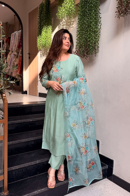 Vafa Floral Embroidered Suit Set