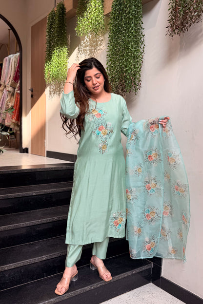Vafa Floral Embroidered Suit Set