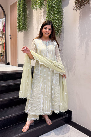 Varah Thread Embroidered Suit Set