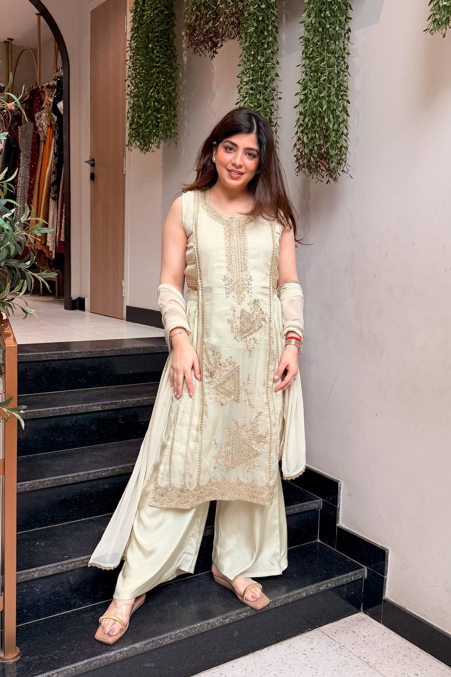 Aridha Embroidered Suit Set