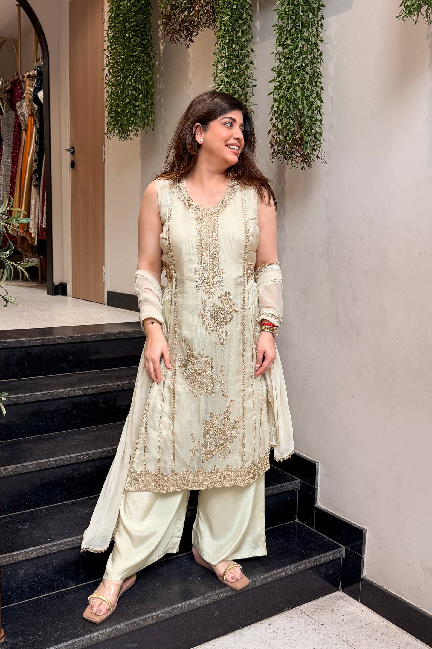 Aridha Embroidered Suit Set