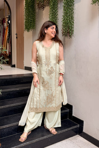 Aridha Embroidered Suit Set