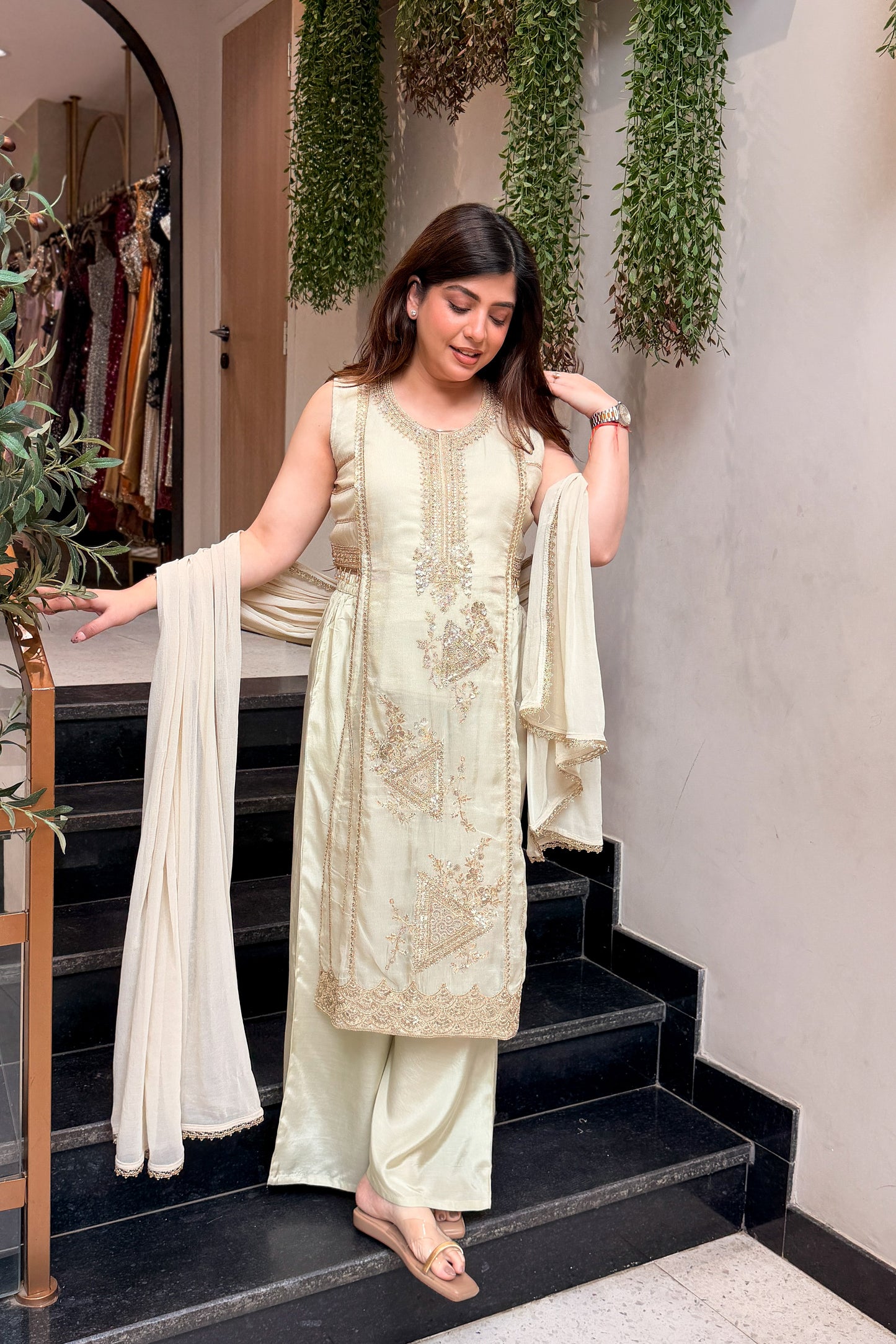Aridha Embroidered Suit Set