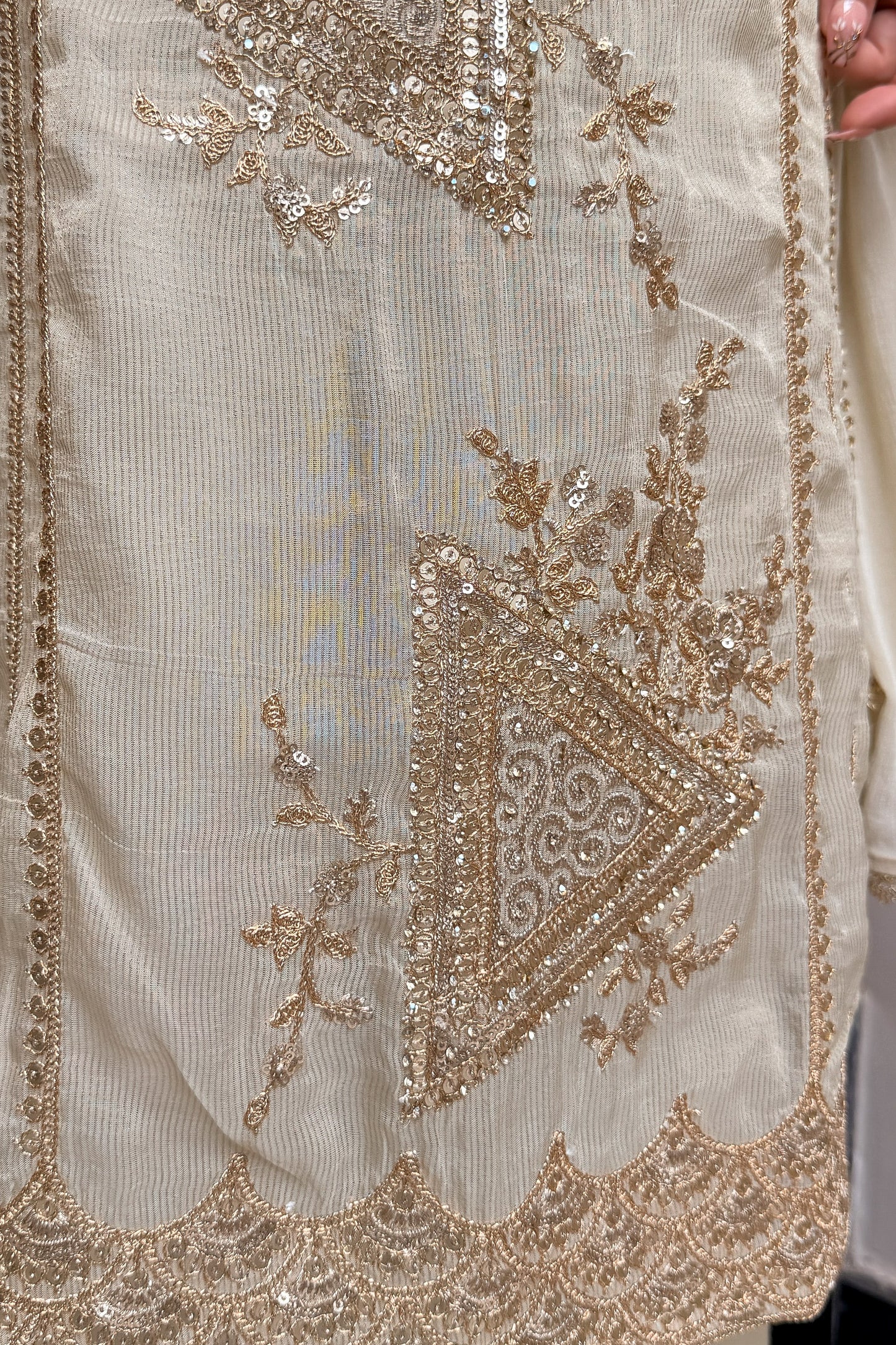Aridha Embroidered Suit Set