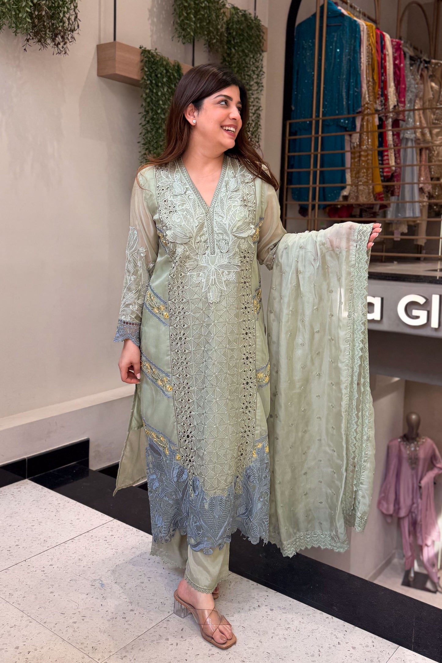 Ariya Floral Embroidered Pakistani Suit Set
