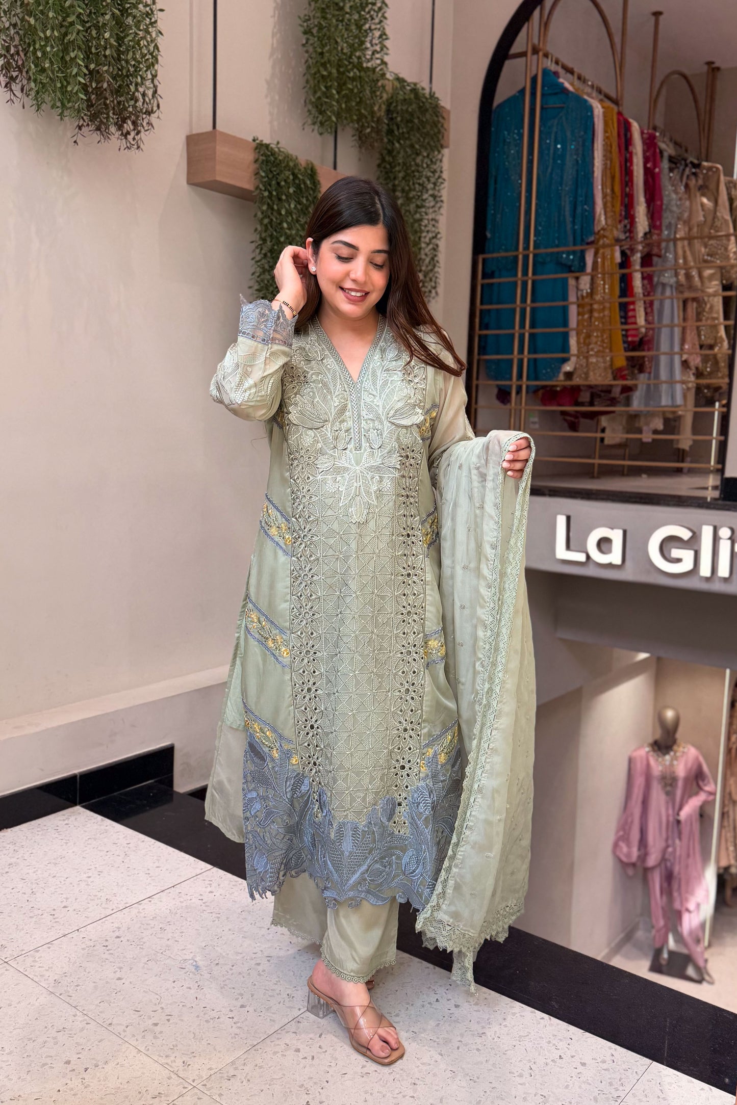 Ariya Floral Embroidered Pakistani Suit Set