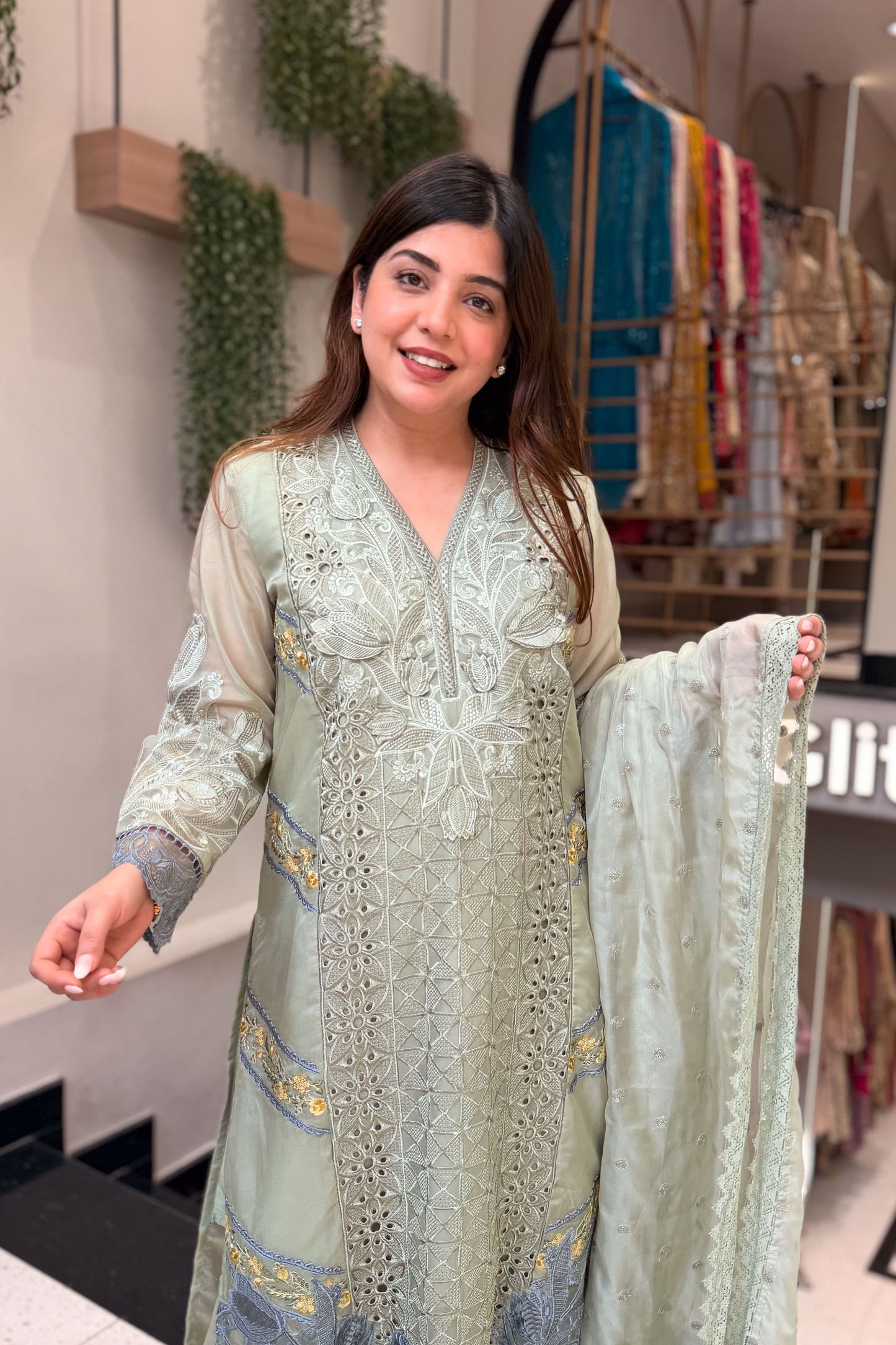 Ariya Floral Embroidered Pakistani Suit Set