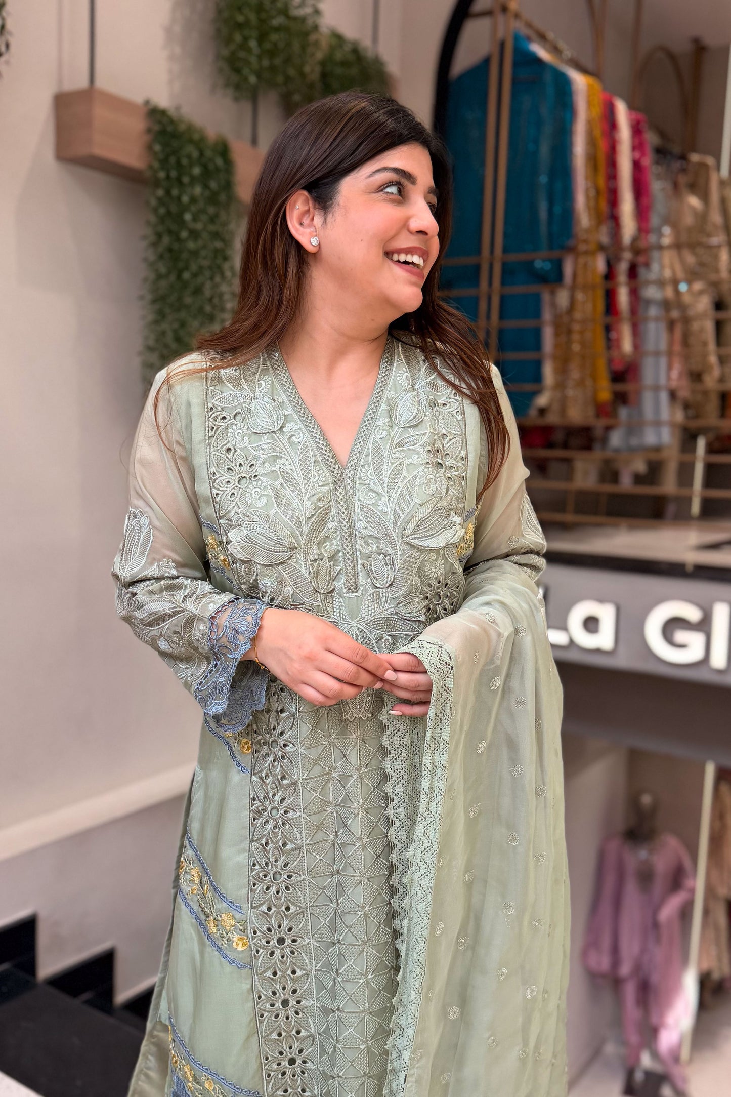 Ariya Floral Embroidered Pakistani Suit Set
