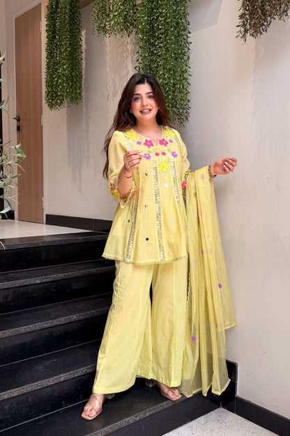 Avyanna Floral Embroidered Suit Set
