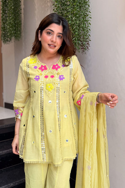 Avyanna Floral Embroidered Suit Set