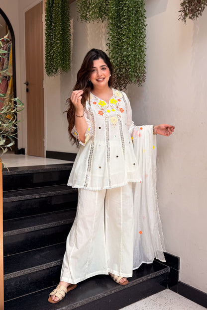 Avyanna Floral Embroidered Suit Set