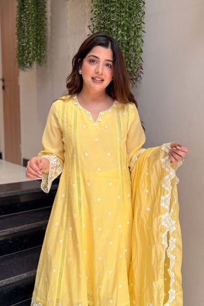 Amisha Bloom Thread Work Suit Set
