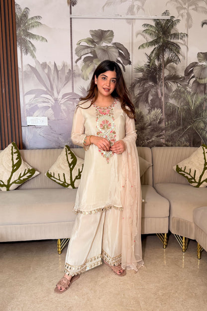 Yamika Embroidered Suit Set