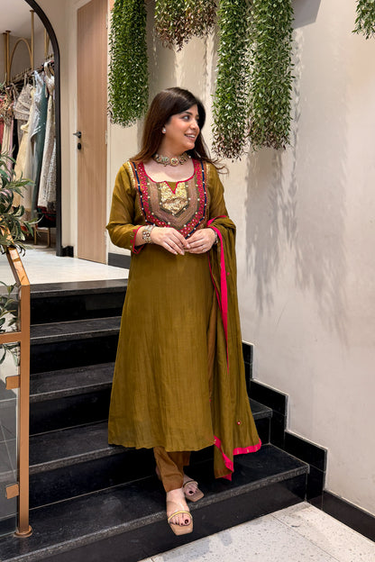 Gulnaz Sequin & Thread Embroidered Suit Set