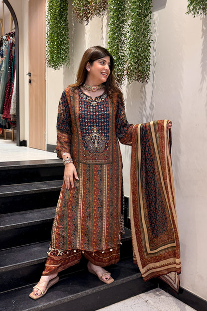 Saanika Printed & Embroidered Suit Set