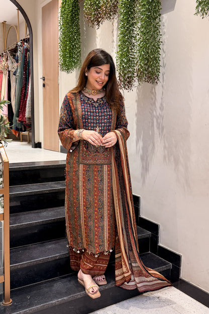 Saanika Printed & Embroidered Suit Set