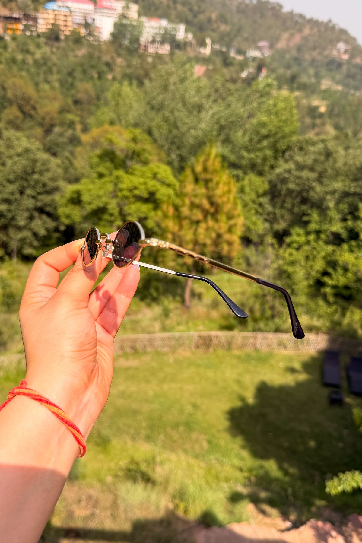 Retro Oval Gold Detailing Sunglasses