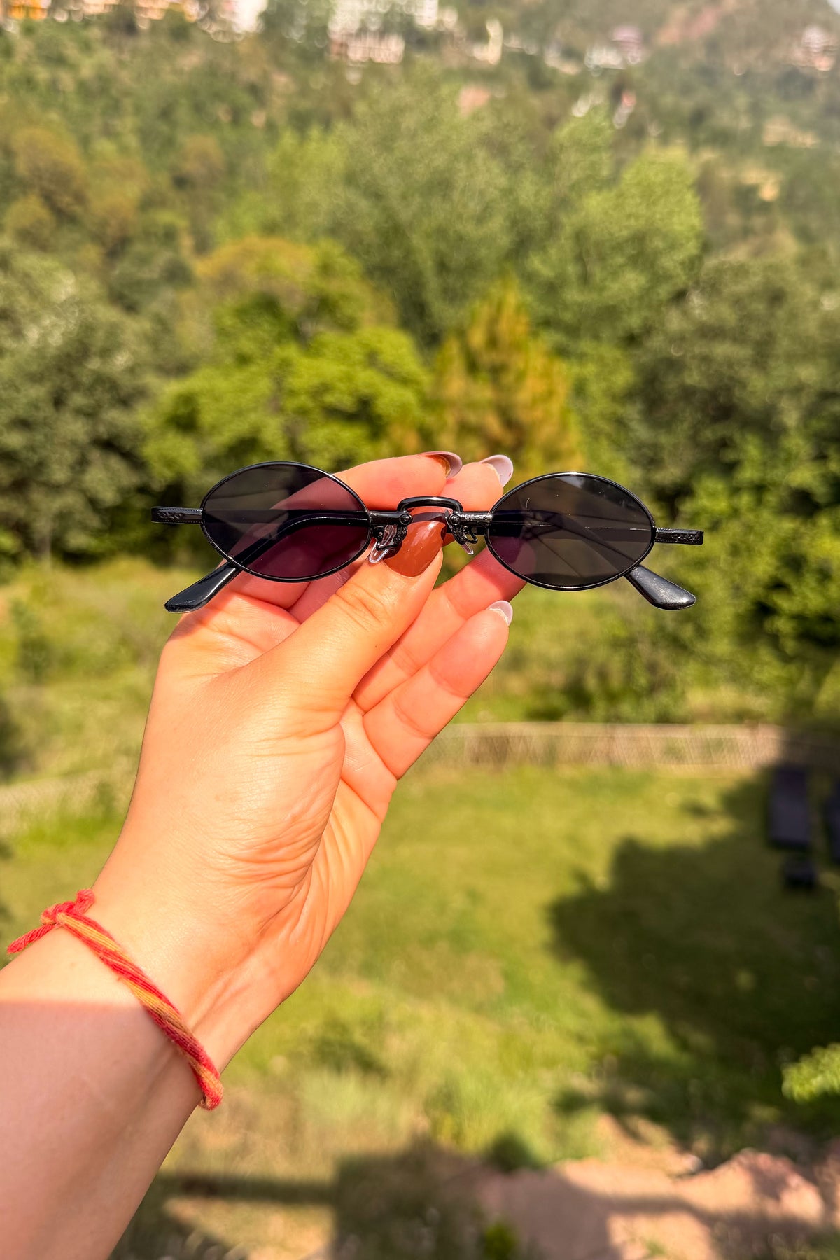 Black Retro Oval Sunglasses