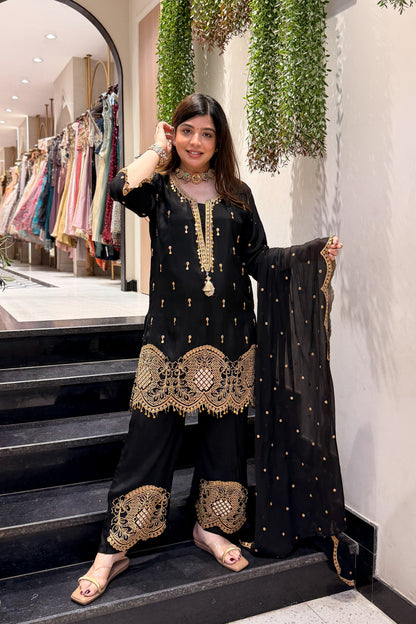 Aarvini Embroidered Suit Set