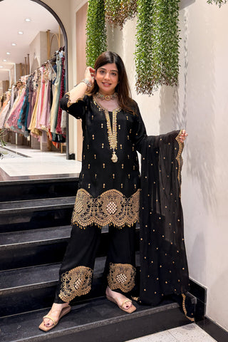 Aarvini Embroidered Suit Set