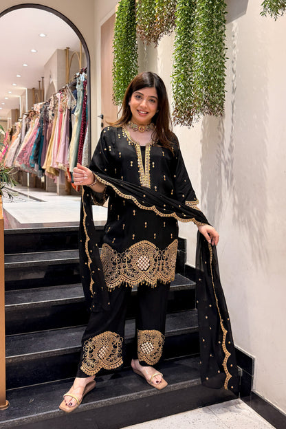 Aarvini Embroidered Suit Set
