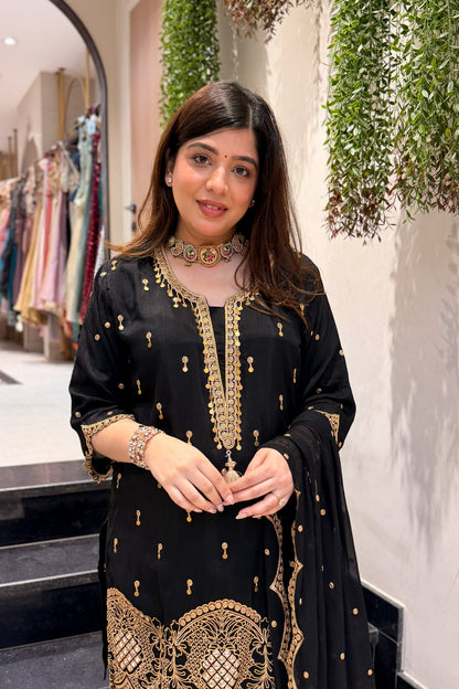 Aarvini Embroidered Suit Set