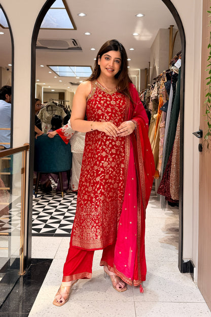 Zaraani Embroidered Suit Set