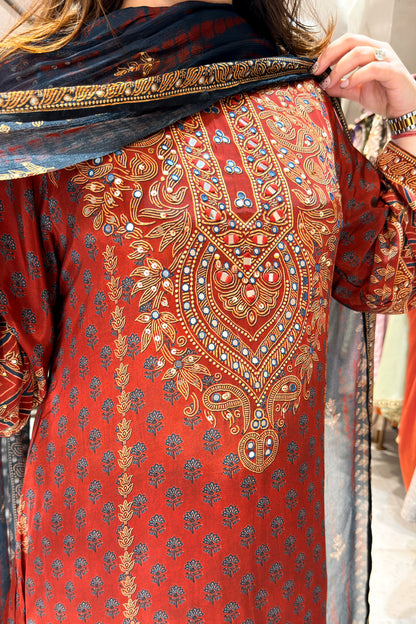 Vridhi Floral Printed Suit Set