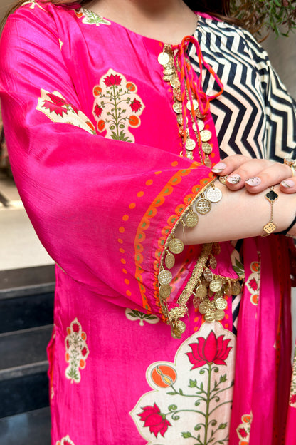 Savarna Embroidered & Printed Suit Set