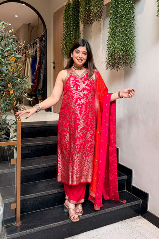 Zaraani Hot Pink Embroidered Suit Set