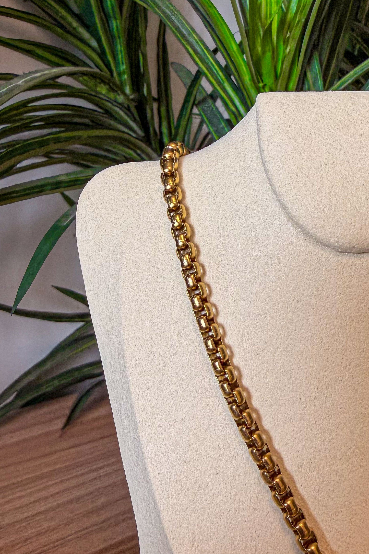 Urban Gold Lock Necklace